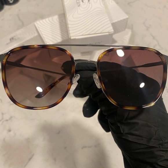 Bircen Sunglasses FULL inclusion - Picture 5 of 7